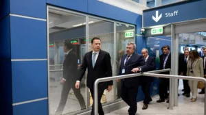 PM puts wind up owner of airports operator: “you can do more/ faster”