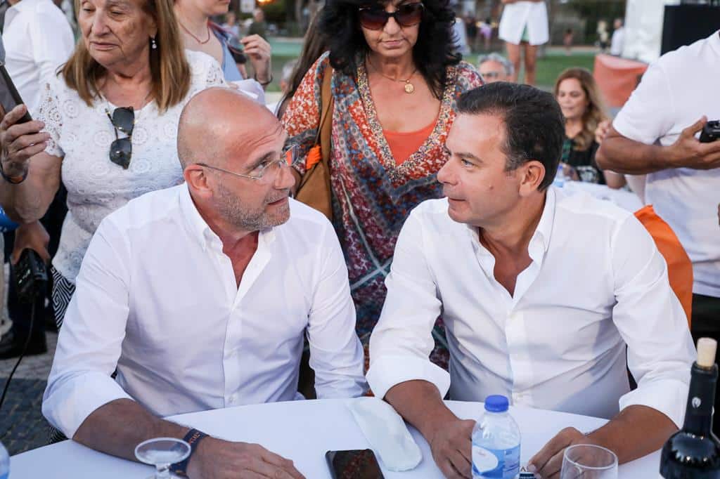 An image from 'before' the recent criticisms by Passos Coelho, when Luís Montenegro described his predecessor as a man "with a lot to give the country". Image: PSD