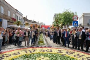 São Brás celebrates Easter with stunning flower torch festival