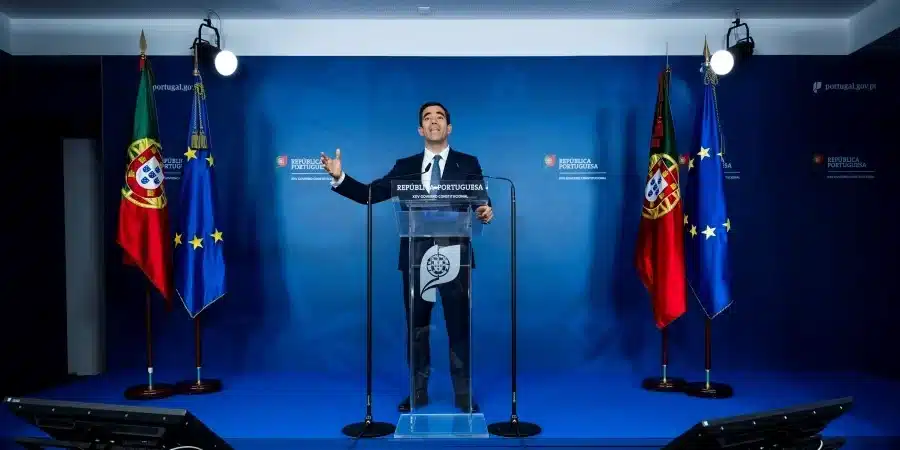 Leitão Amaro giving today's press conference. Image: José Sena Goulão/ Lusa