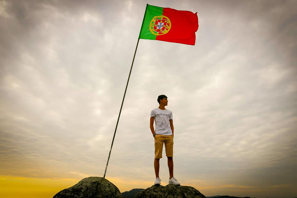 Portugal flag (hugo-teles-unsplash)
