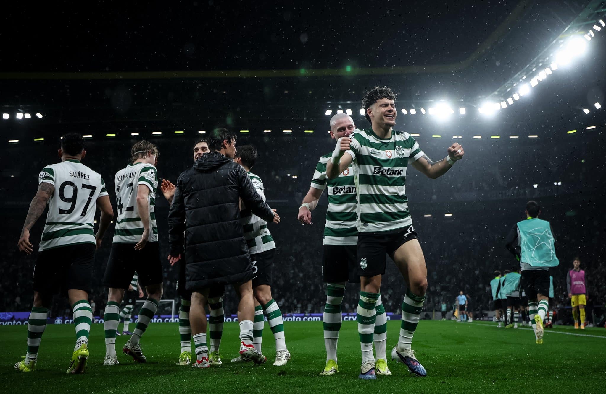 Sporting stage stunning comeback to reach Champions League quarter-finals