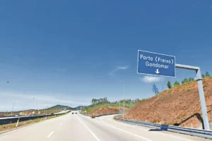 Pillion passenger falls off bike at 200 km/hour – rider ‘keeps going’