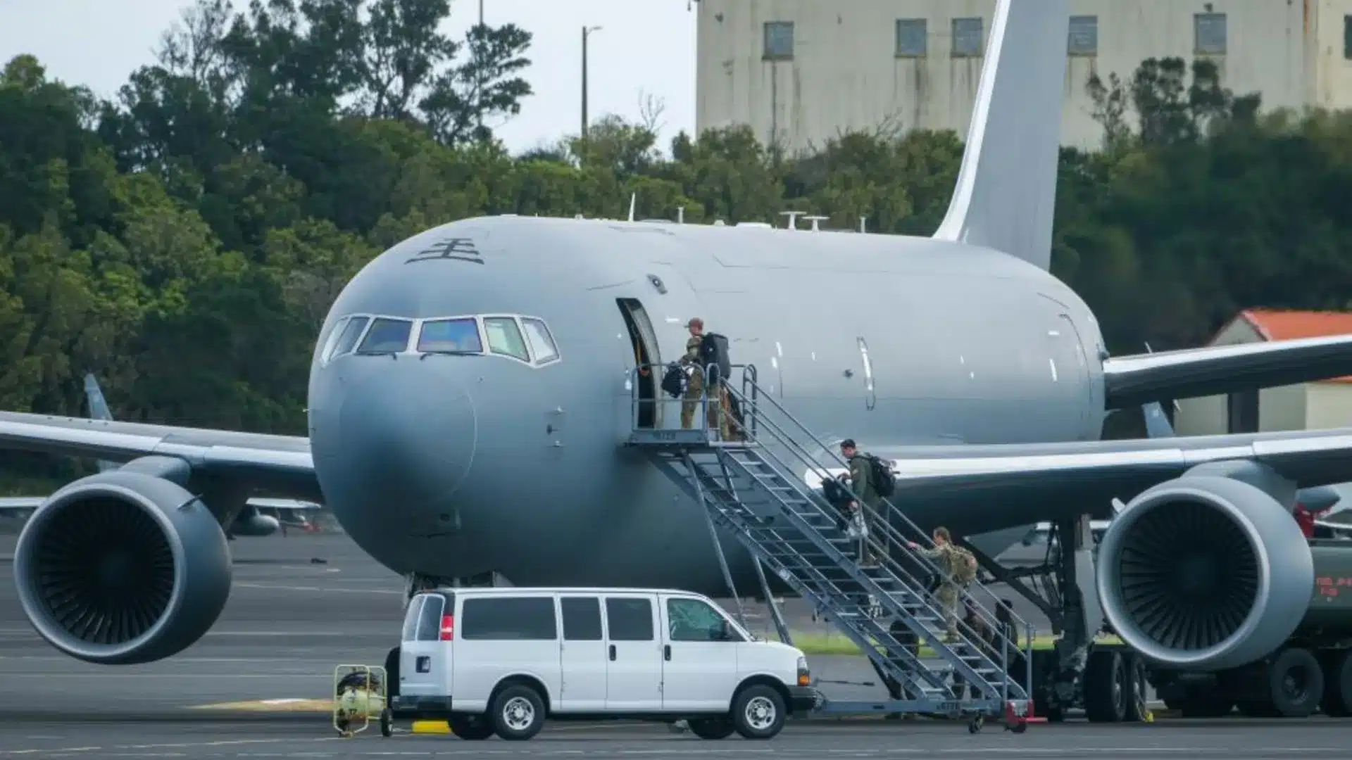 Renewed calls have come today for Portugal to refuse the U.S. use of Lajes air base for its military operations. Image: Lusa