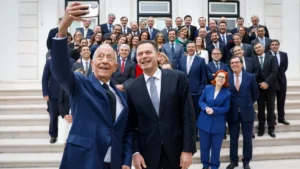 President to leave as he entered: on foot