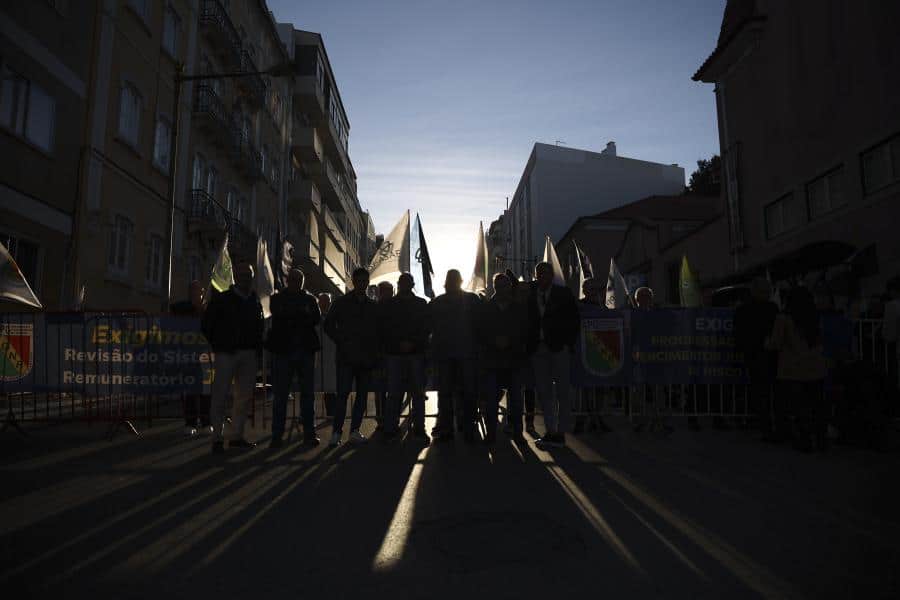 Police unions organise national rally against pension cuts