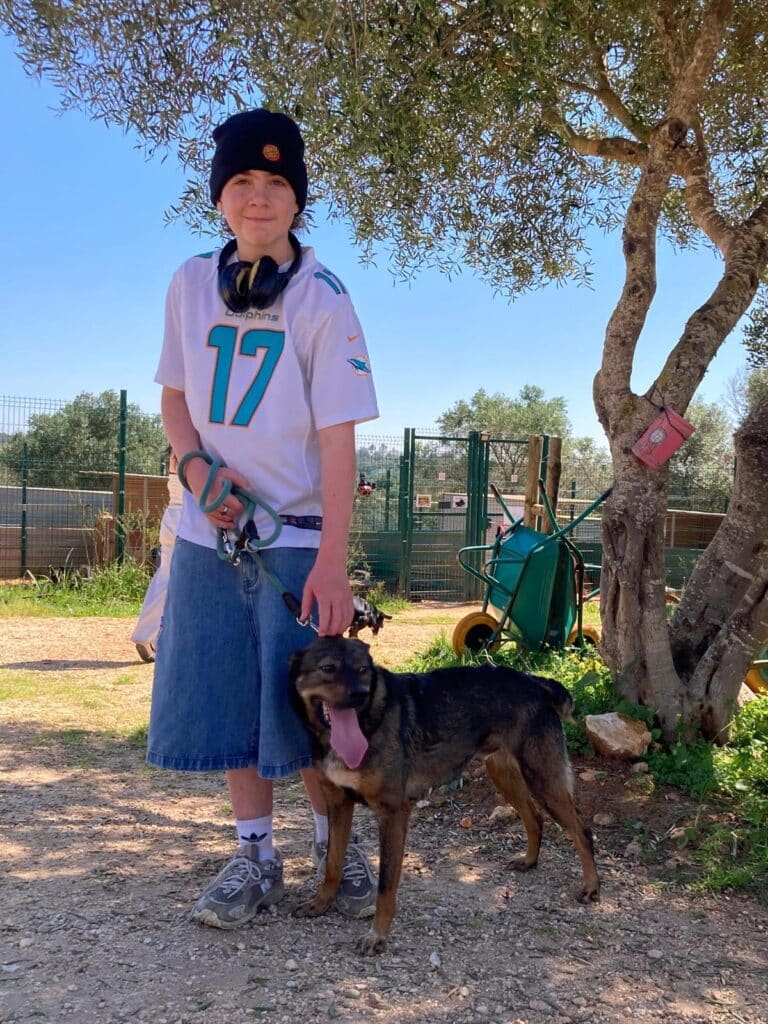 Charlie loves both walks and people_