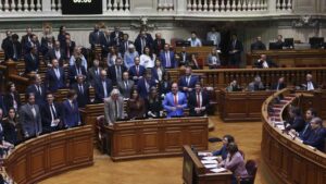 Parliament snubs Constitutional Court: approves loss of nationality for serious crimes