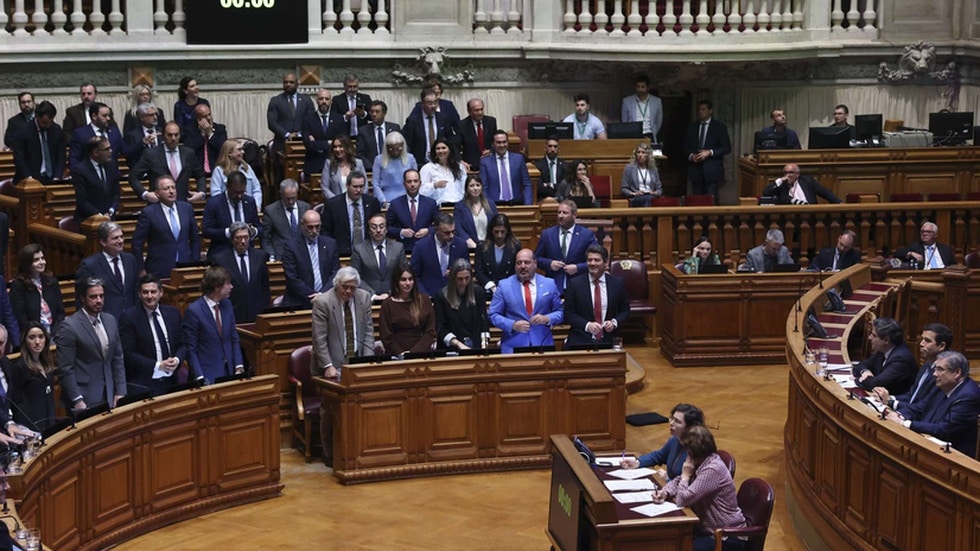 Parties stand in celebration of vote: image - António Cotrim/ Lusa